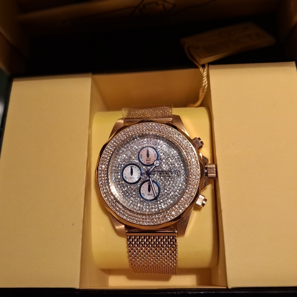 Invicta Pro Diver Model 32933 - Men's Watch New W/ Box